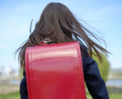 入学式でコサージュをつける場合の失敗防止策
