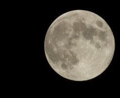 月の表面温度は何度?知るとつい話したくなる知識